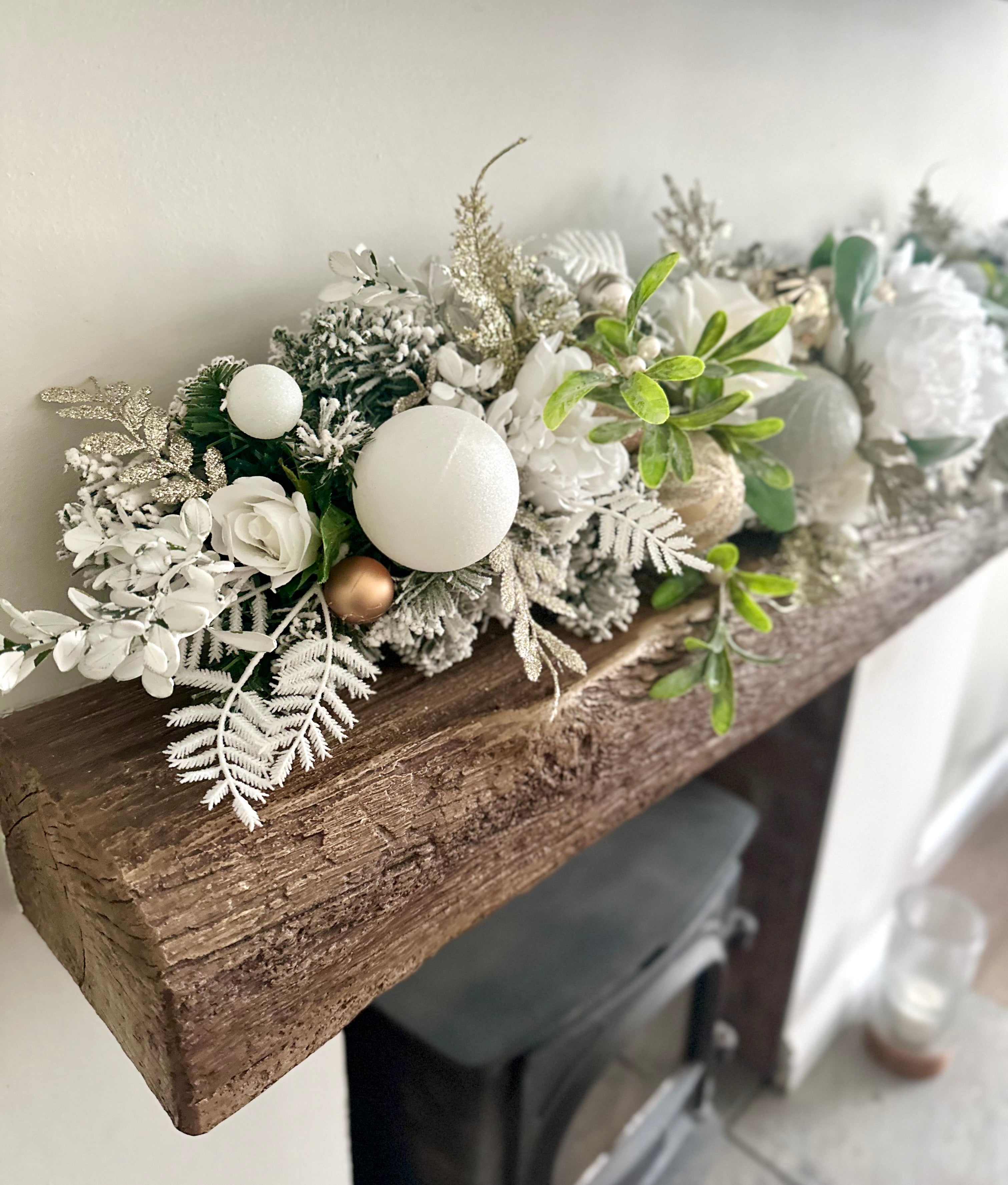 White & champagne gold 4ft garland