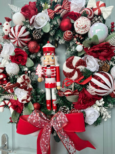 Deluxe Candy-cane Nutcracker wreath (with led lights)