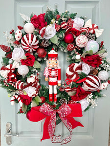 Deluxe Candy-cane Nutcracker wreath (with led lights)