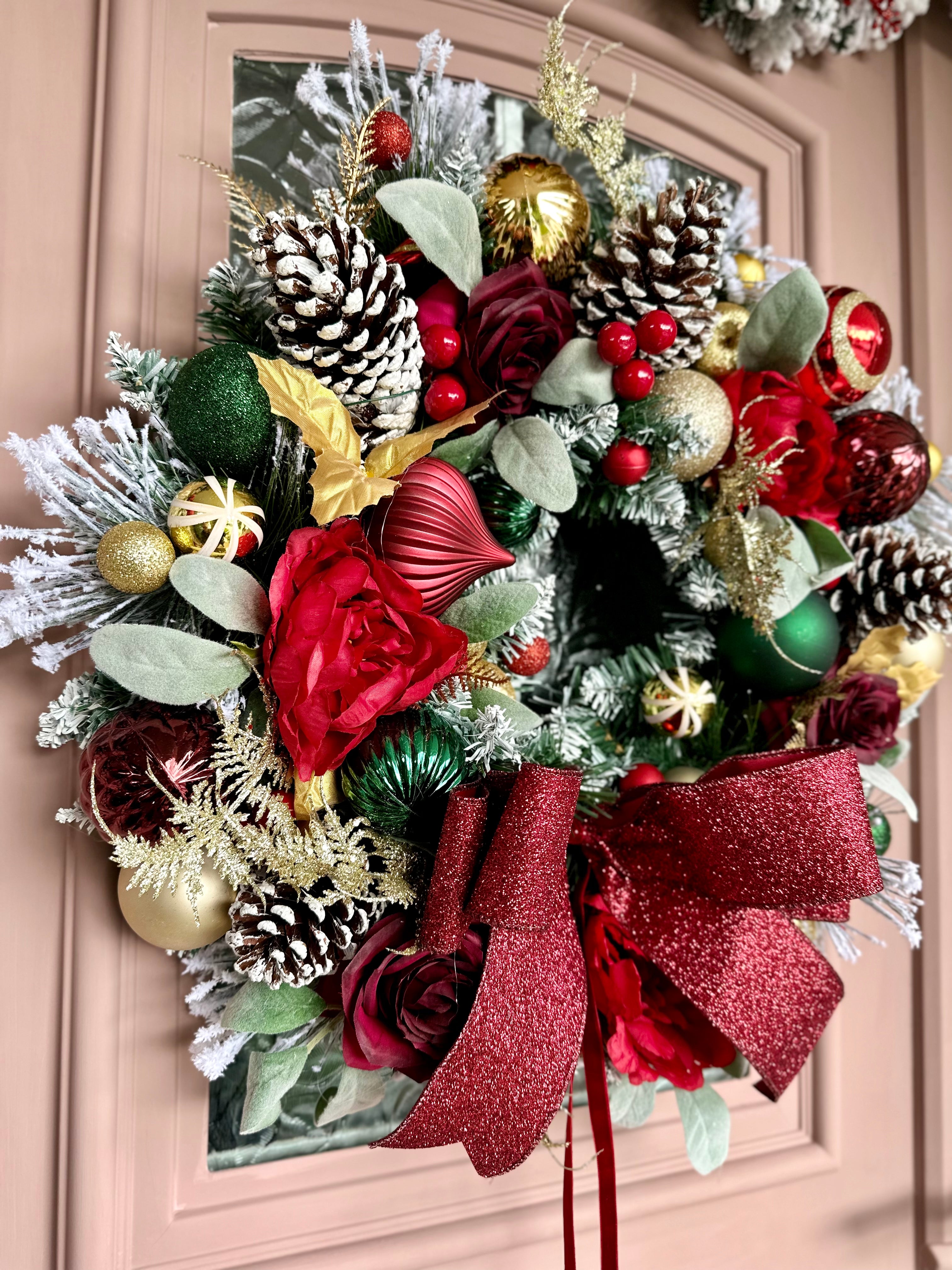 Traditional Noel wreath and garland