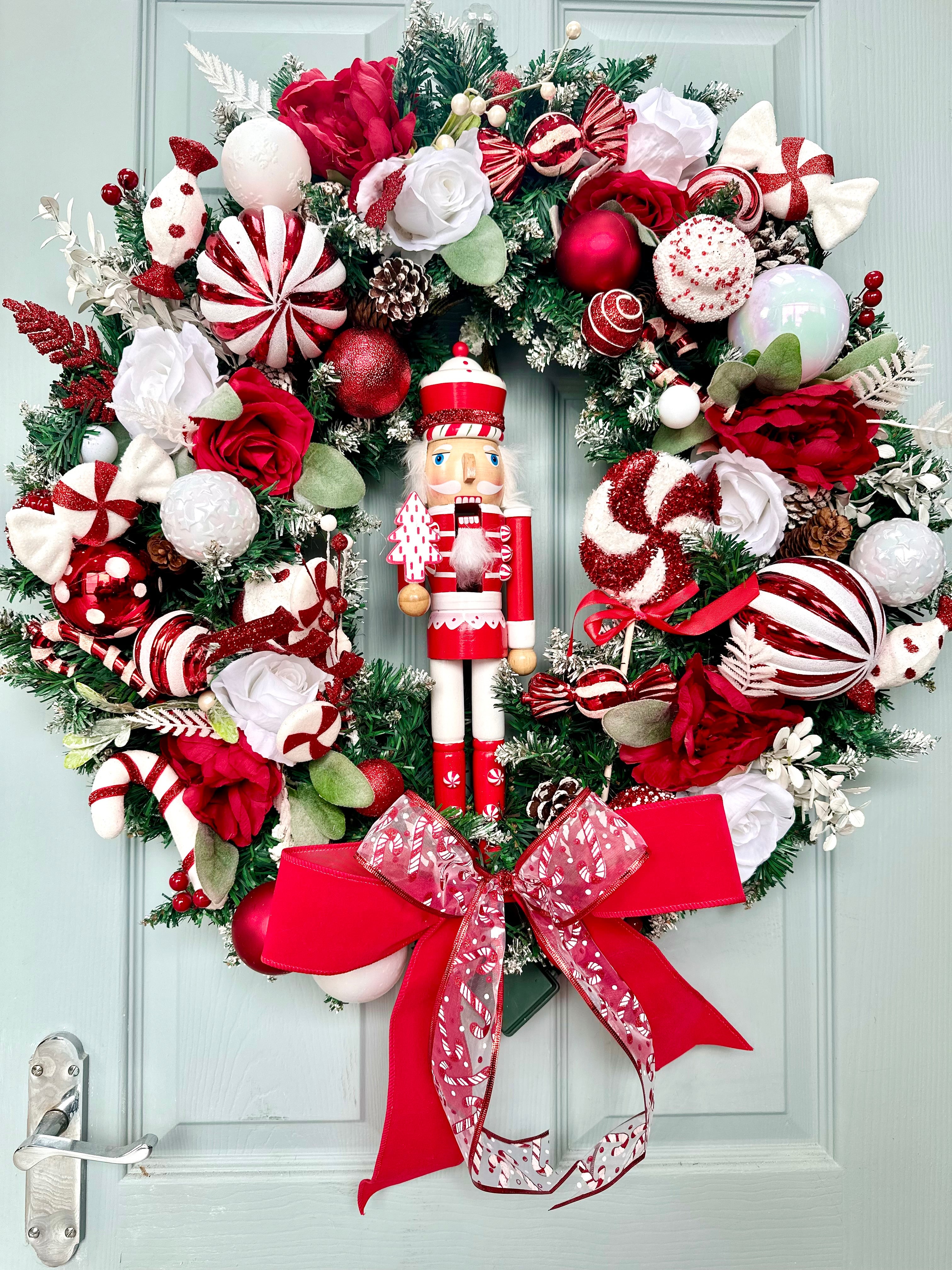 Deluxe Candy-cane Nutcracker wreath (with led lights)