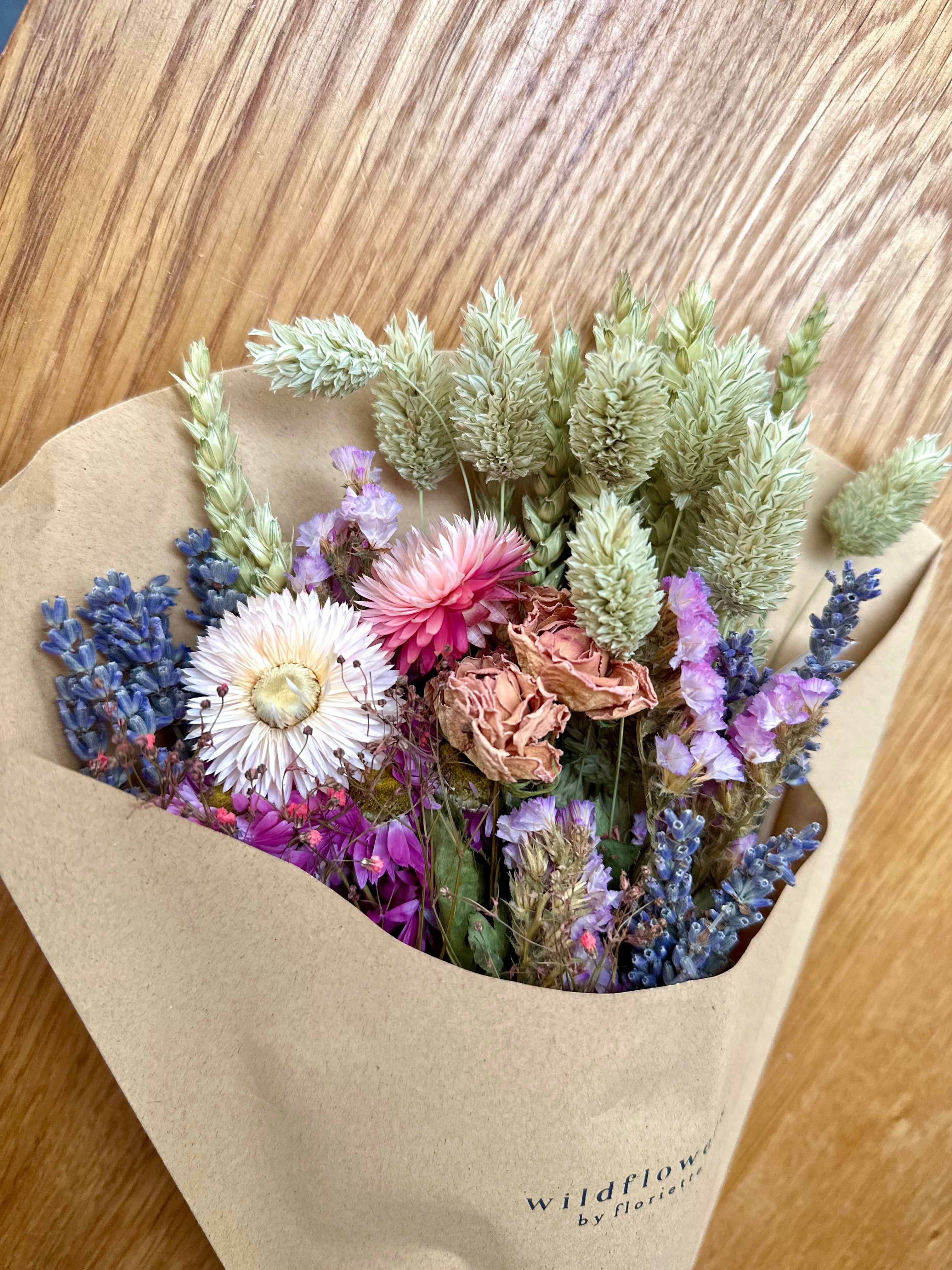 Dried flower bouquet