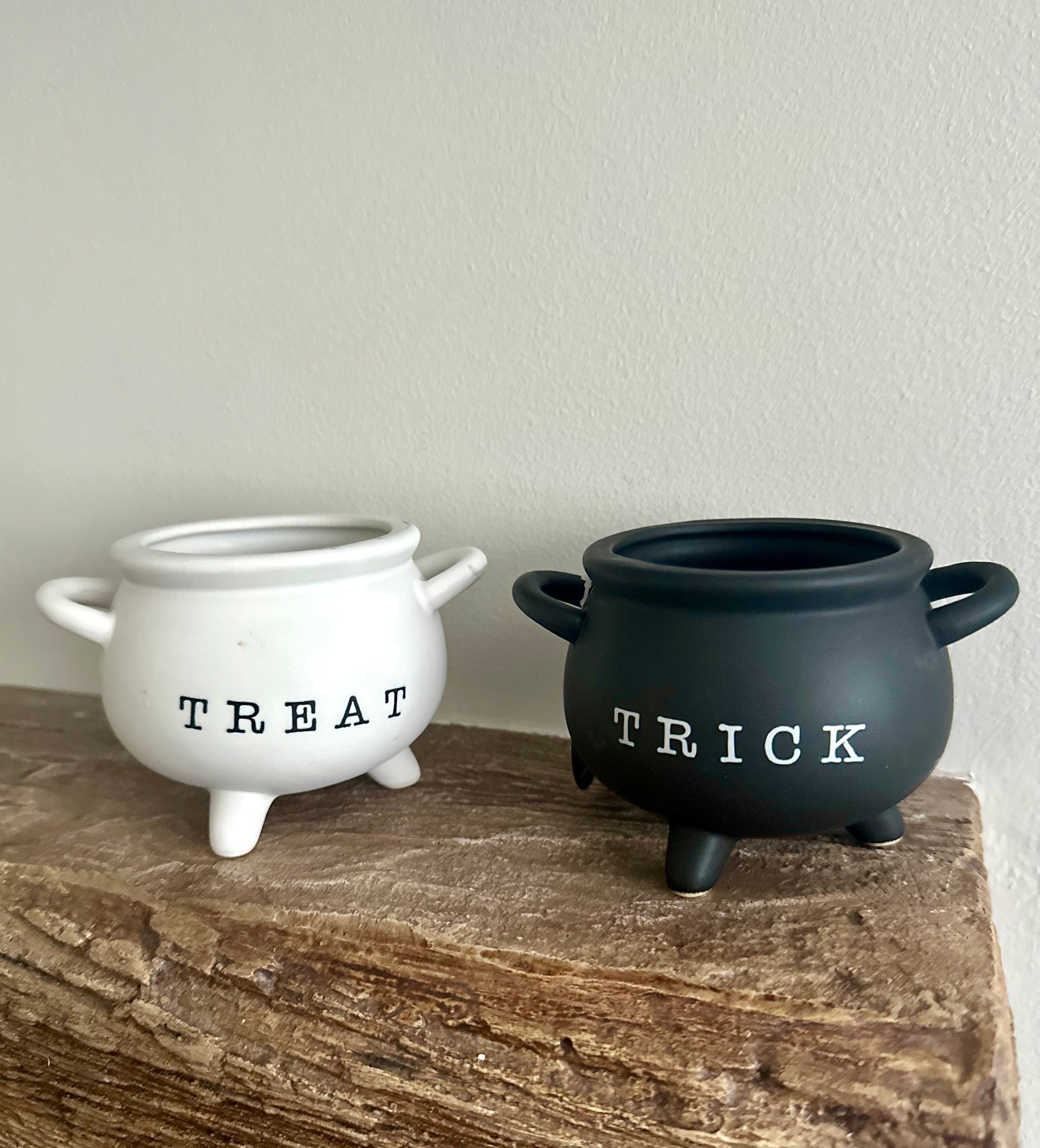 set of 2 Trick or Treat Cauldron