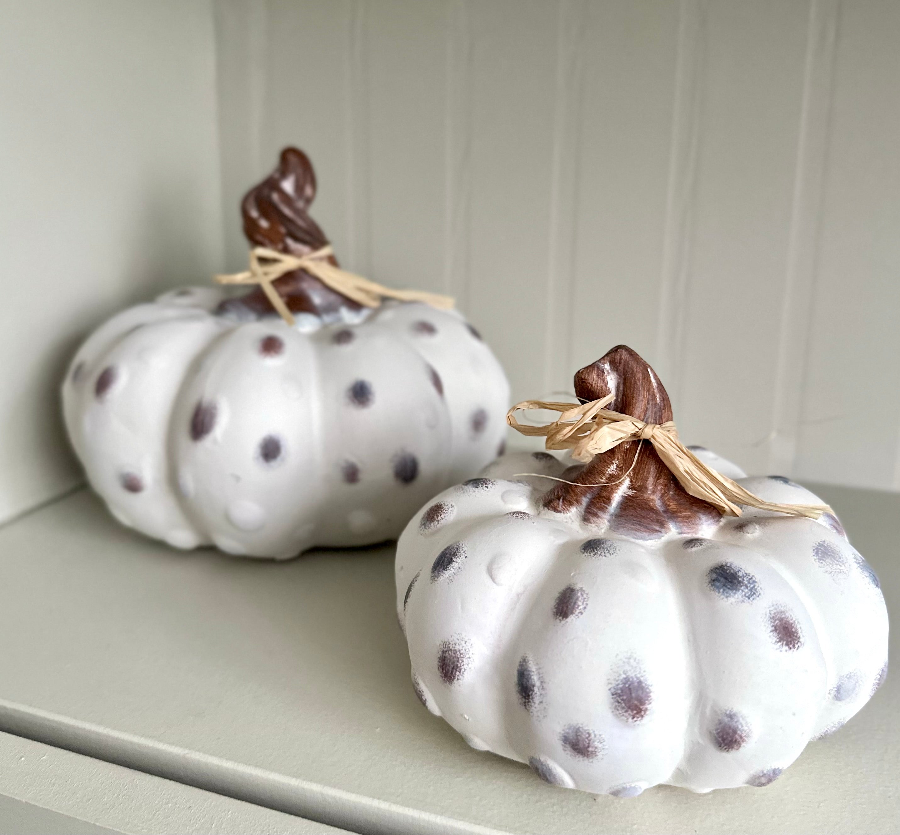 Set of 2 White ceramic spotted pumpkins