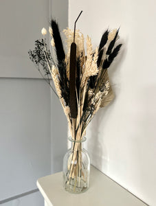 Dried flower bouquet