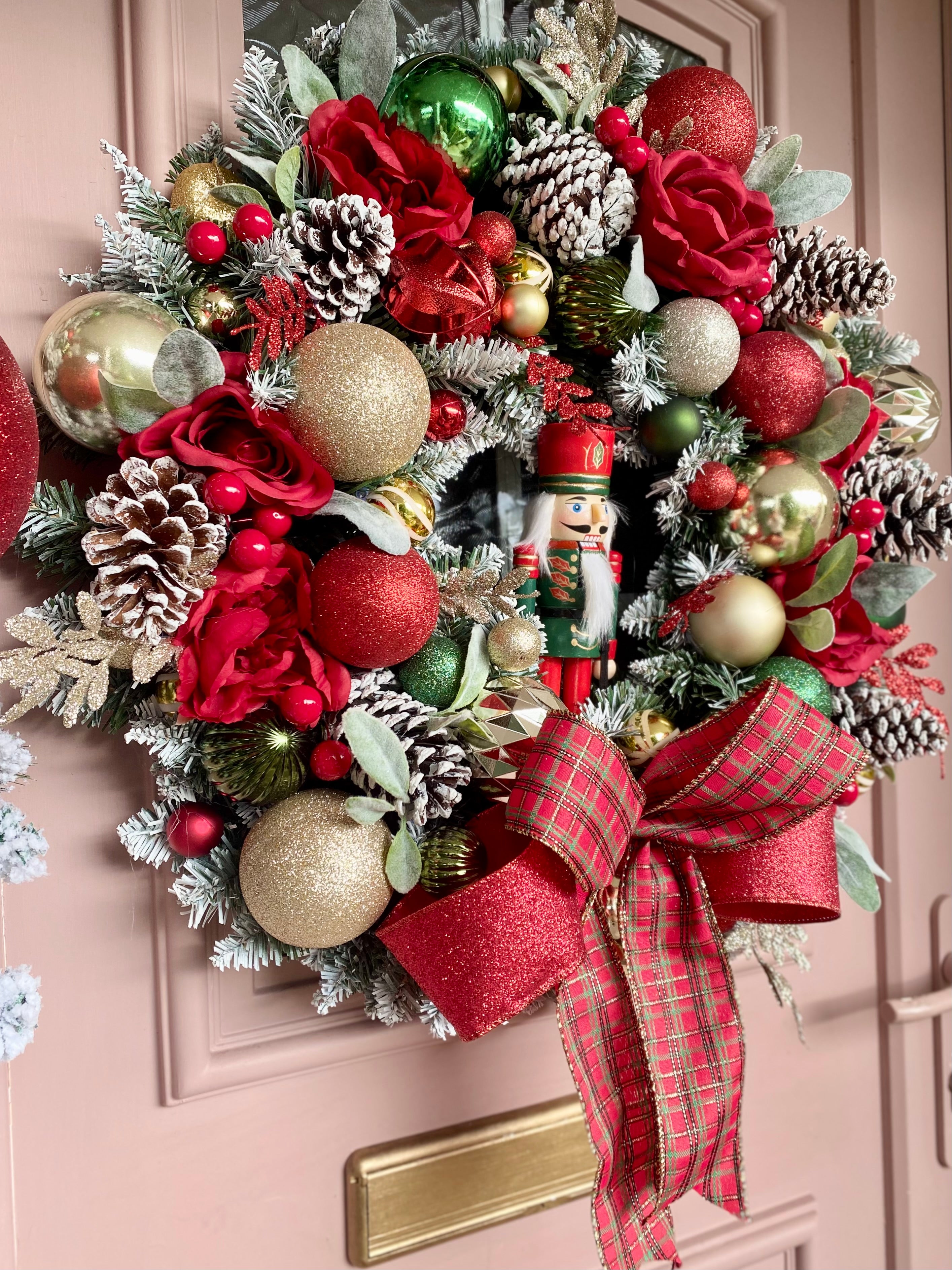 Luxury Noel wreath (matching snowy garland available)