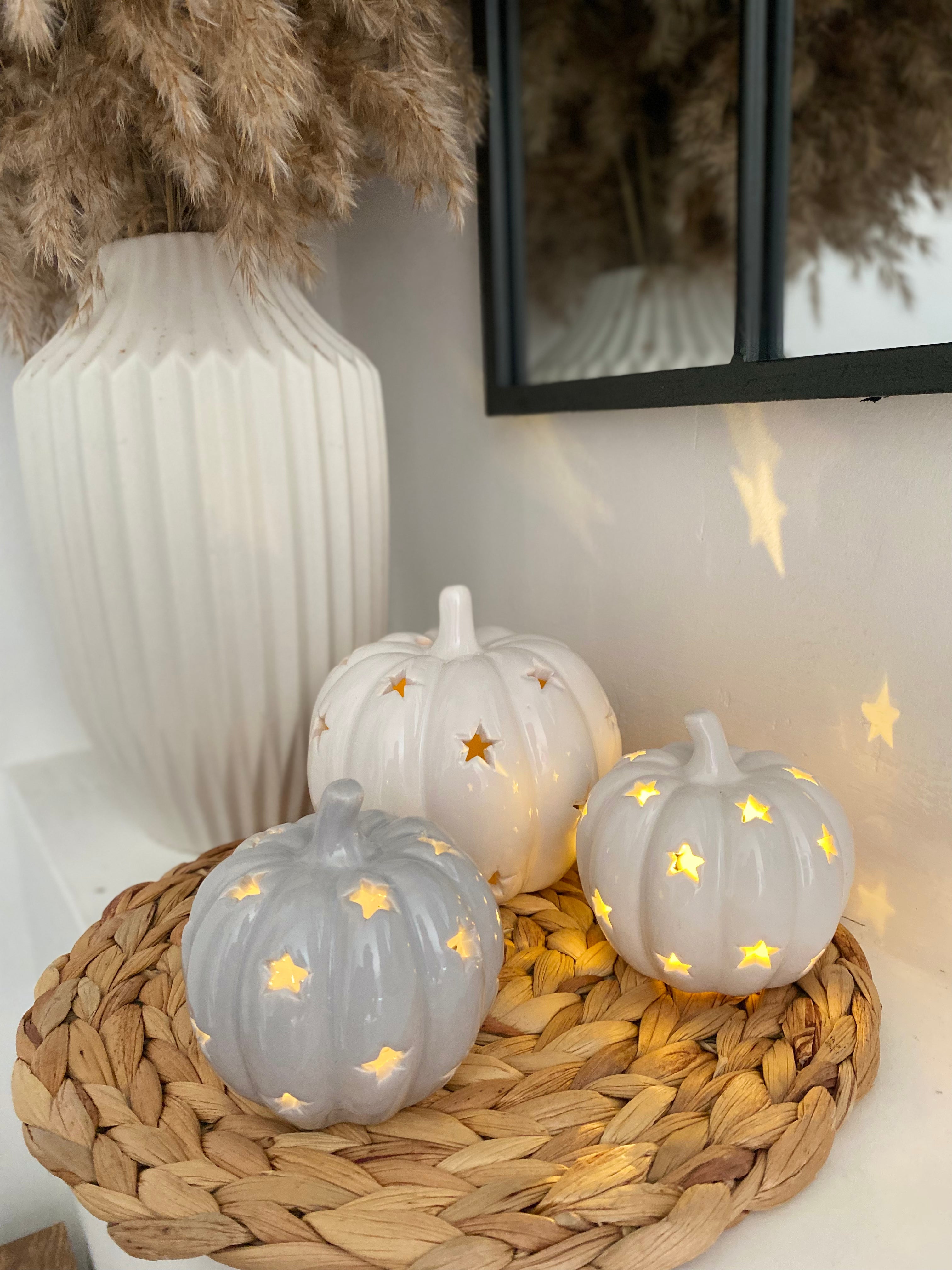 LED pumpkin with star detail 8cm